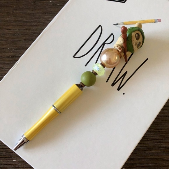 Disney Doorables: Star Wars: Ewok handmade beaded pen - Picture 2 of 3